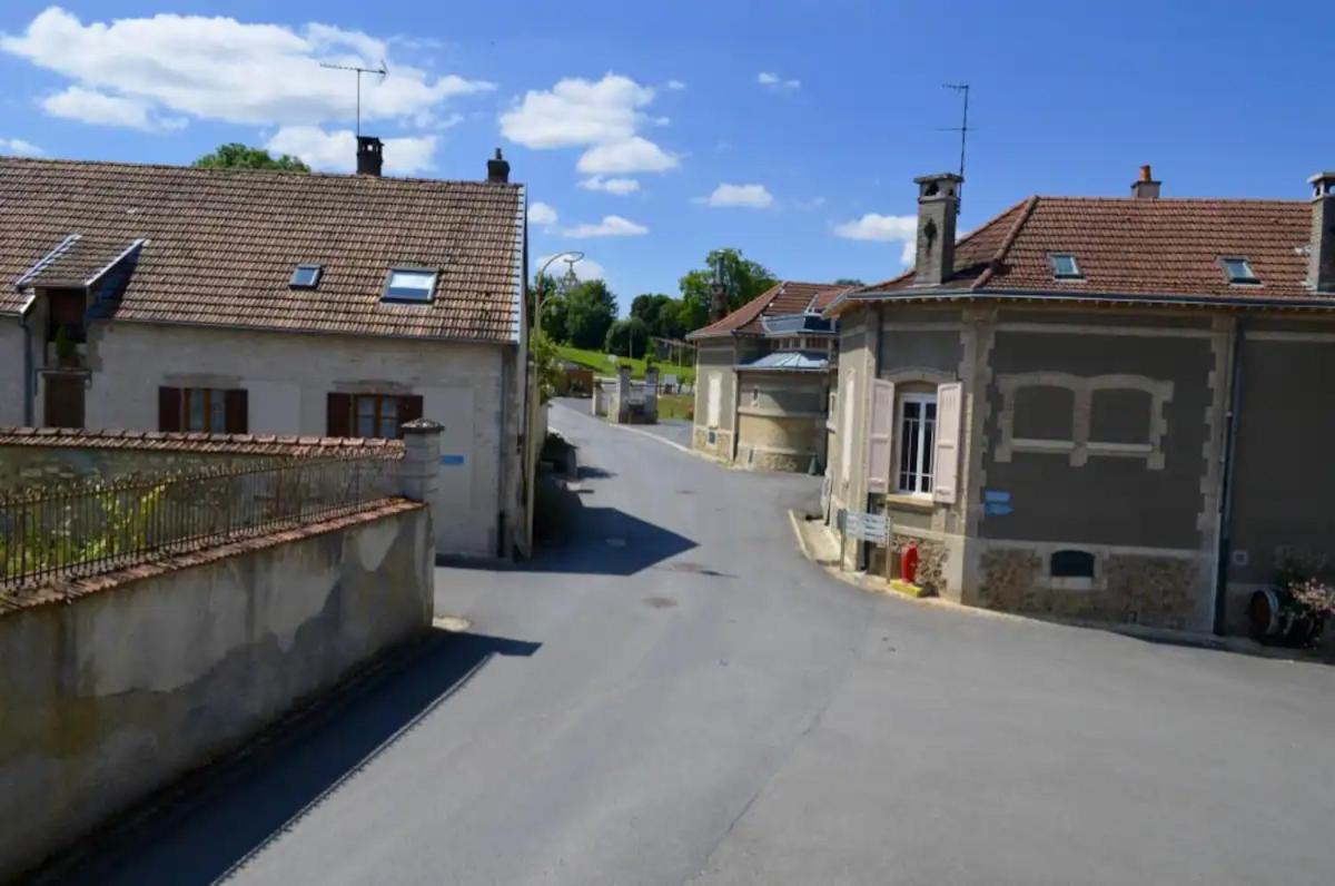 Agreable Maison Petit Jardin A 7 Minutes De Reims Pargny-les-Reims Exterior foto